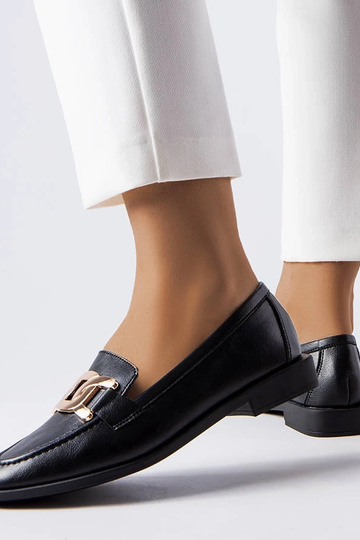 Mocassini con fibbia... 2