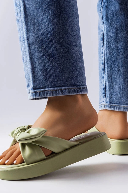 Infradito con plateau verde e fiocco...