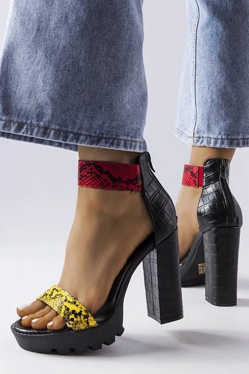 Sandali con stampa serpente... 2