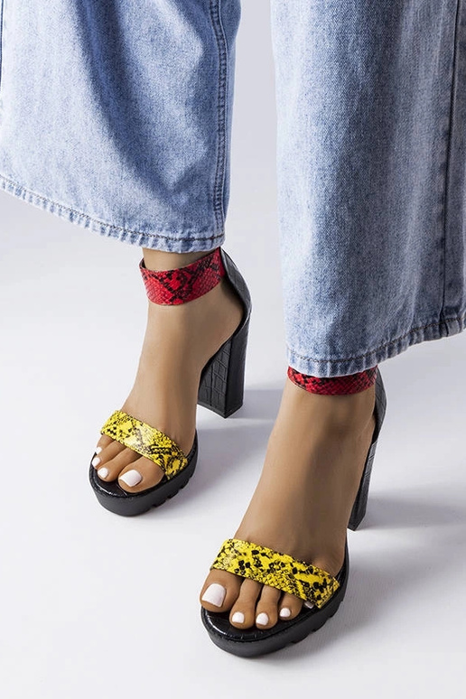 Sandali con stampa serpente gialla...