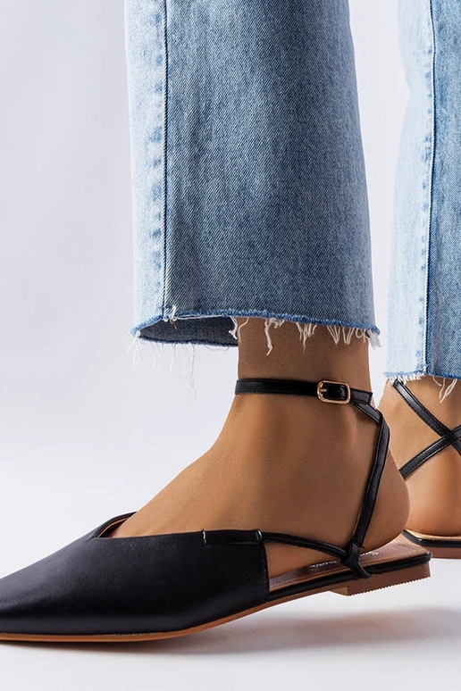 Sandali neri con punta chiusa Jehovah