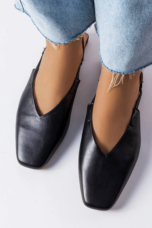 Sandali neri con punta chiusa Jehovah