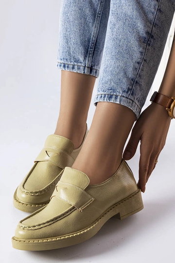 Mocassini eleganti in pelle...