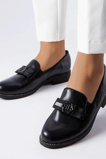 Mocassini decorativi neri...