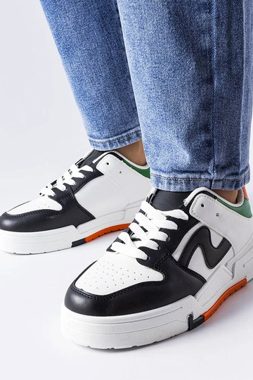 Scarpe nere e bianche con suola spessa Harter