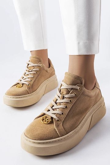 Scarpe sportive in suede color sabbia, “Karino”
