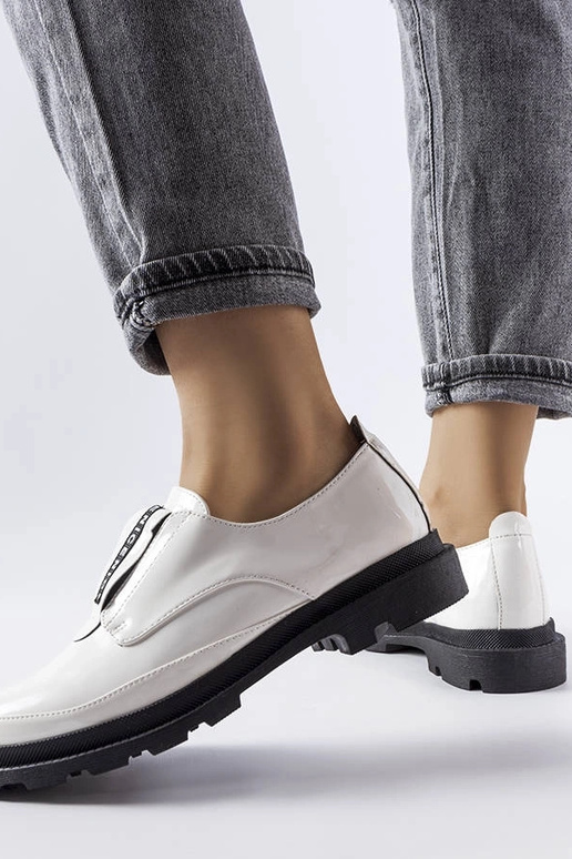Scarpe Legget in vernice bianca