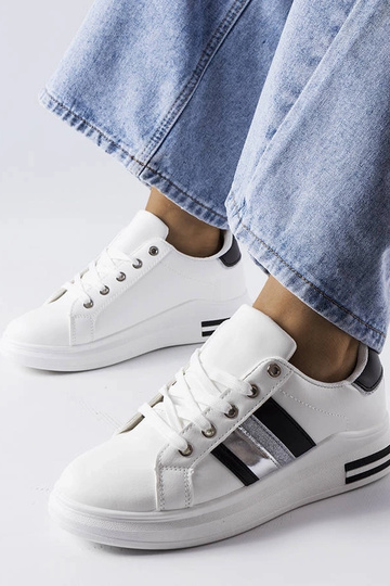 Scarpe sportive bianco-neri...