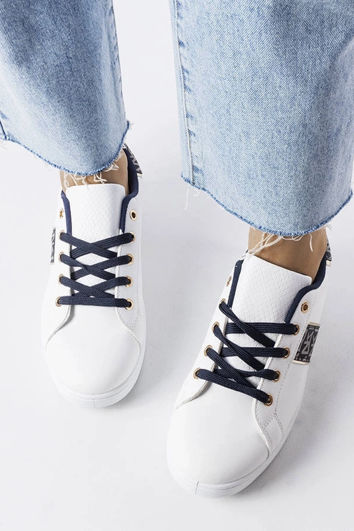 Sneakers bianche con tomaia decorata...