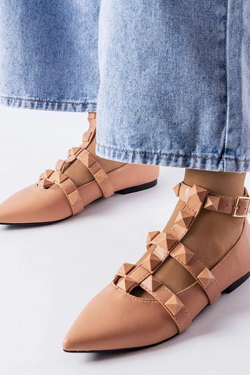 Ballerine beige con un'accattivante chiusura Blur