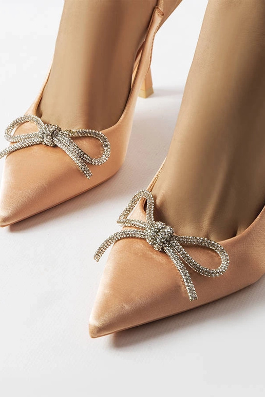 Scarpe con tacco beige con fiocco...