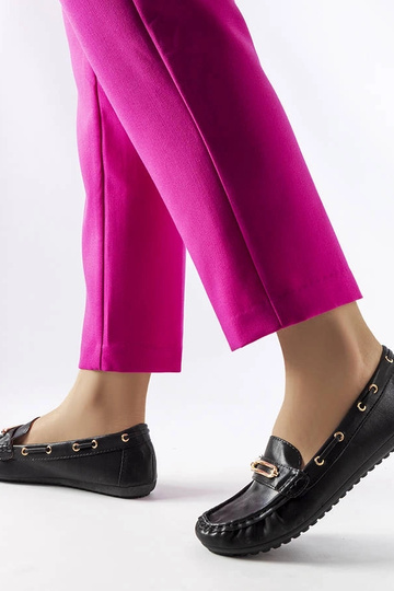 Mocassini neri decorati con... 2