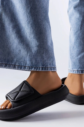 Infradito da donna nere con... 2