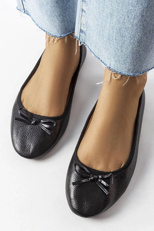 Ballerine nere decorate con fiocco...