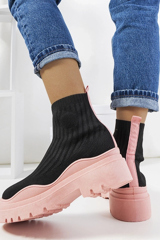 Scarpe sportive alte nere e rosa,...