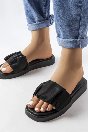 Infradito con volant Black Boulevard