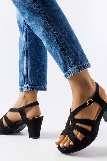 Sandali con tacco a blocco...