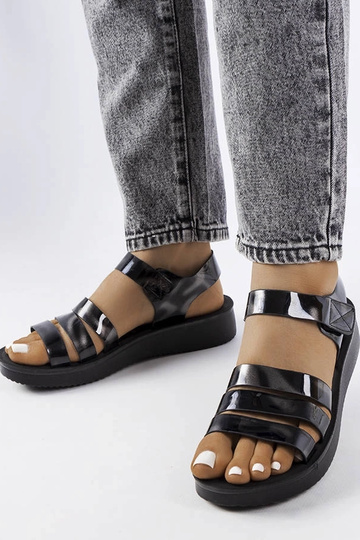 Sandali con zeppa in...