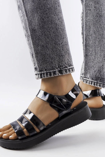 Sandali con zeppa in... 2