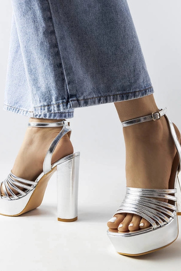 Sandali Ariande con tacco a... 2