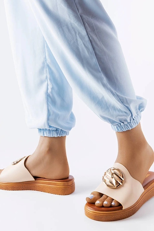 Infradito beige con plateau di Michelle