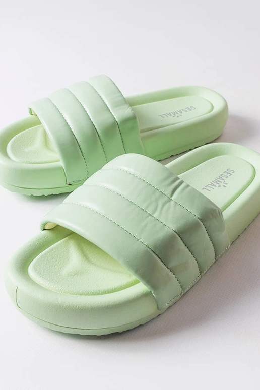 Infradito verdi decorate con...