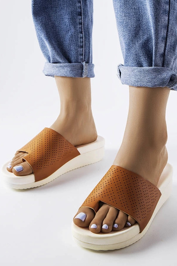 Sandali con zeppa...