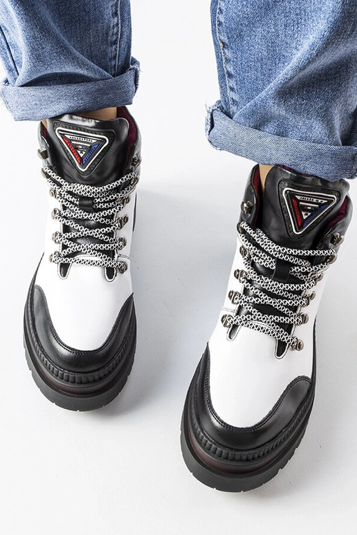 Stivali isolati Solofra neri e bianchi