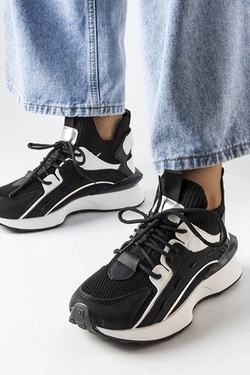 Sneakers eleganti in bianco...