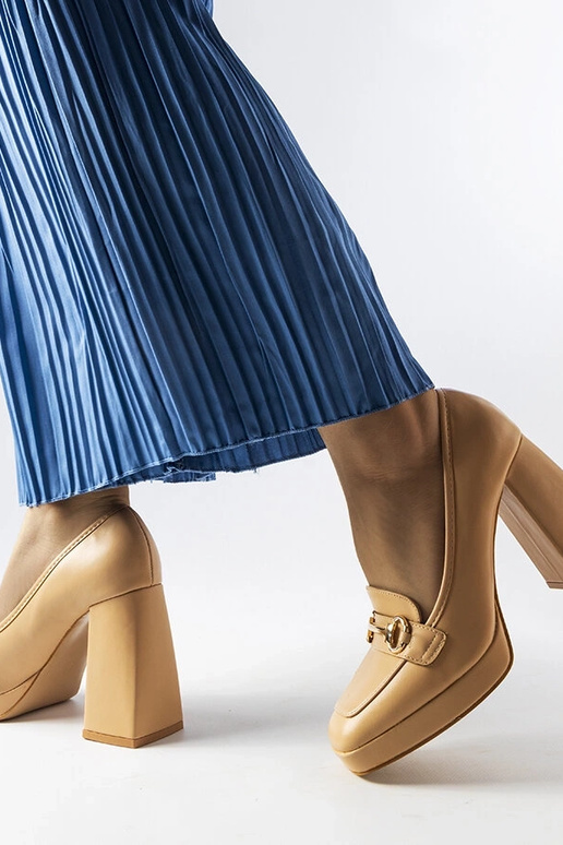 Décolleté beige con tacco geometrico...