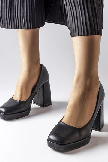 Décolleté nere con tacco... 2