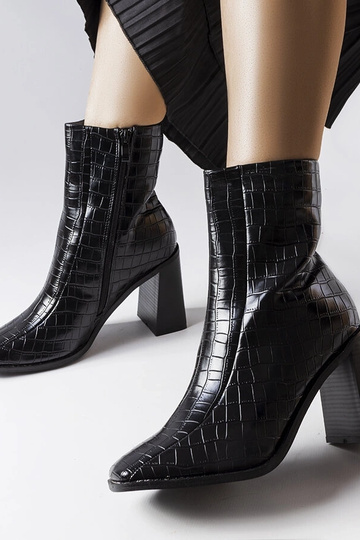 Stivaletti neri con...