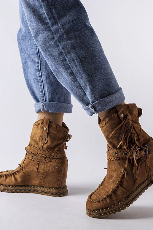 Stivali marroni su piattaforma,...