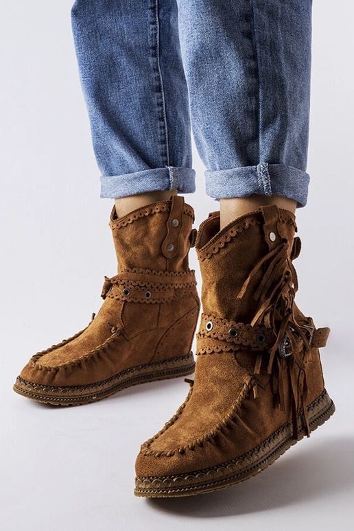 Stivali marroni su piattaforma,...