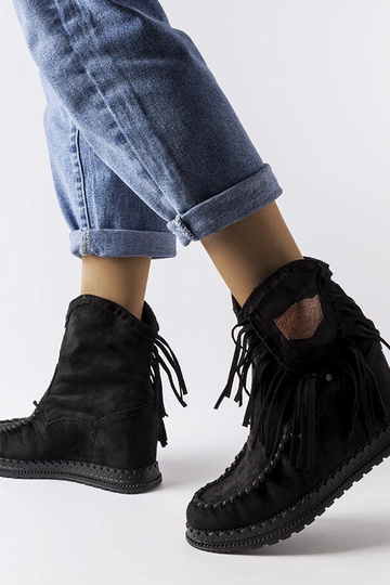 Stivaletti con zeppa...