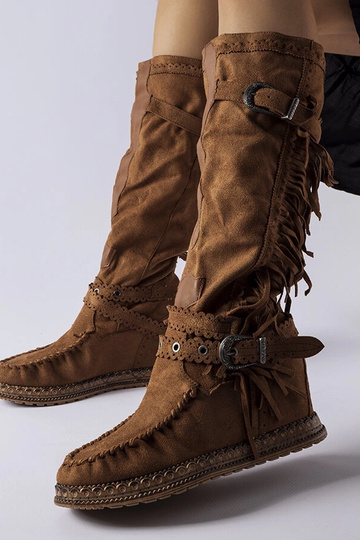 Stivali marroni con zeppa... 2