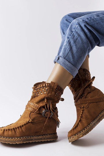 Stivali con zeppa... 2