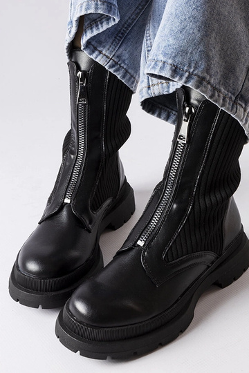 Stivali neri a calzino... 2