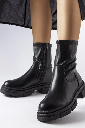 Stivali neri isolati Helvi