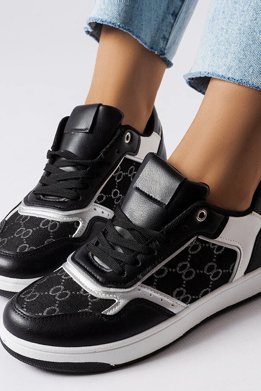 Sneakers nere decorate con il...