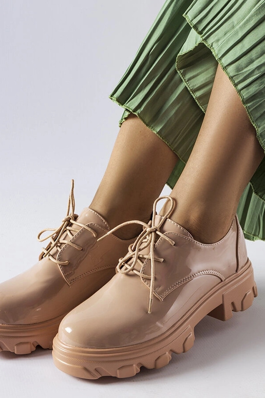 Scarpe Kelly in vernice beige