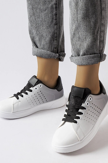 Scarpe sportive con colori...