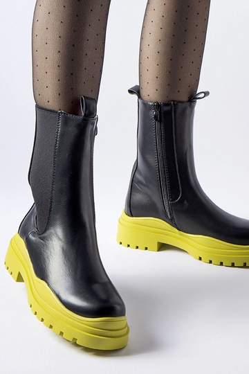 Stivaletti neri con suola...