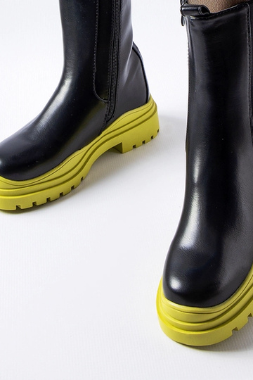 Stivaletti neri con suola... 2