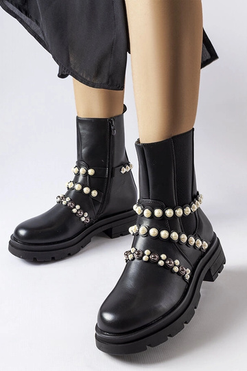 Stivaletti neri decorati...