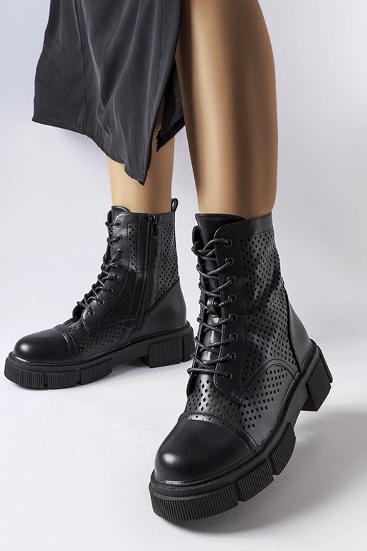 Stivaletti traforati neri Corpus