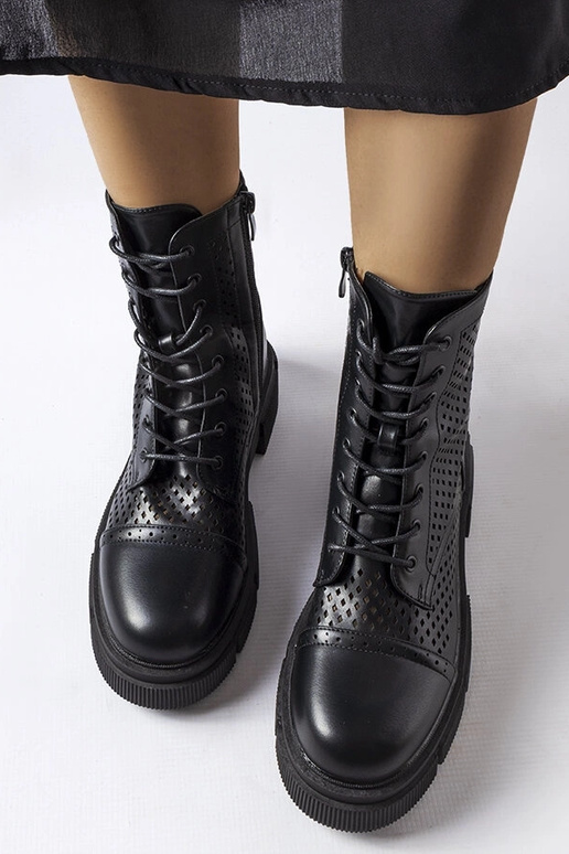 Stivaletti traforati neri Corpus