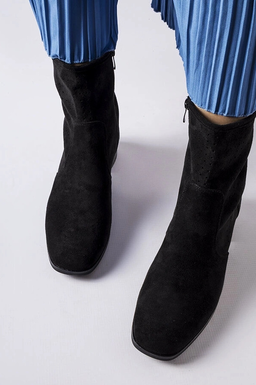 Stivaletti neri con gambale...