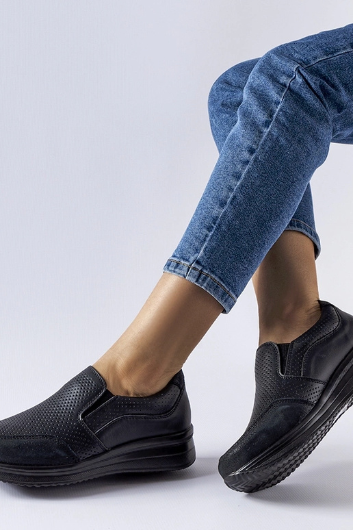 Sneakers con zeppa traforata nera...