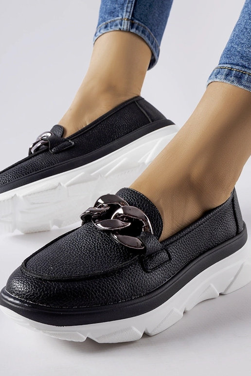 Mocassini neri con catena, "Vinceza"